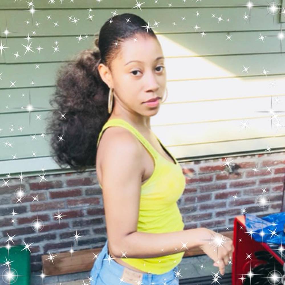 Meet your Posher, Deshia